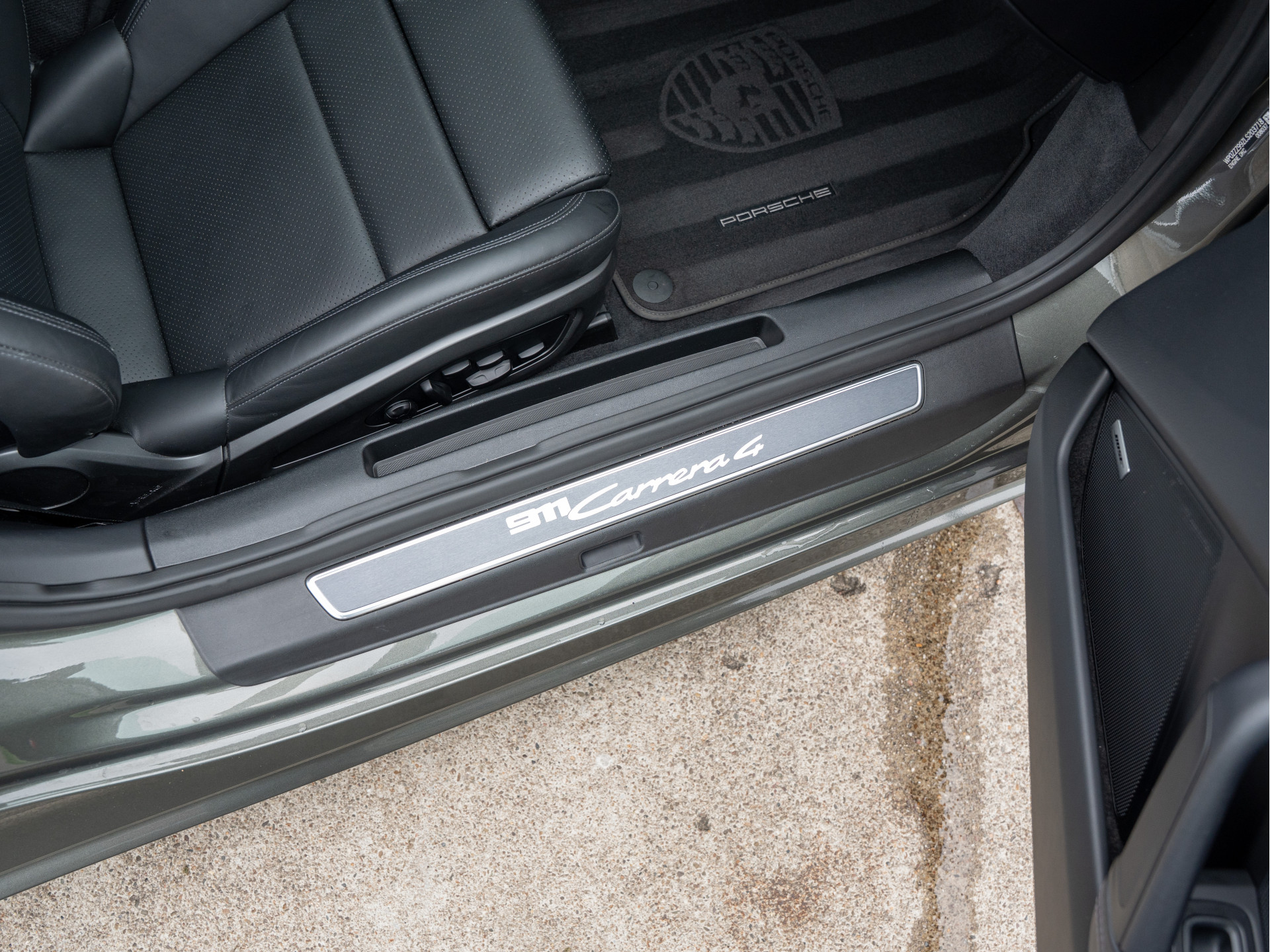 Porsche 911 3.0 Carrera 4 | Sport-Design | Adaptieve Sportstoelen | Bose | Sport-uitlaat