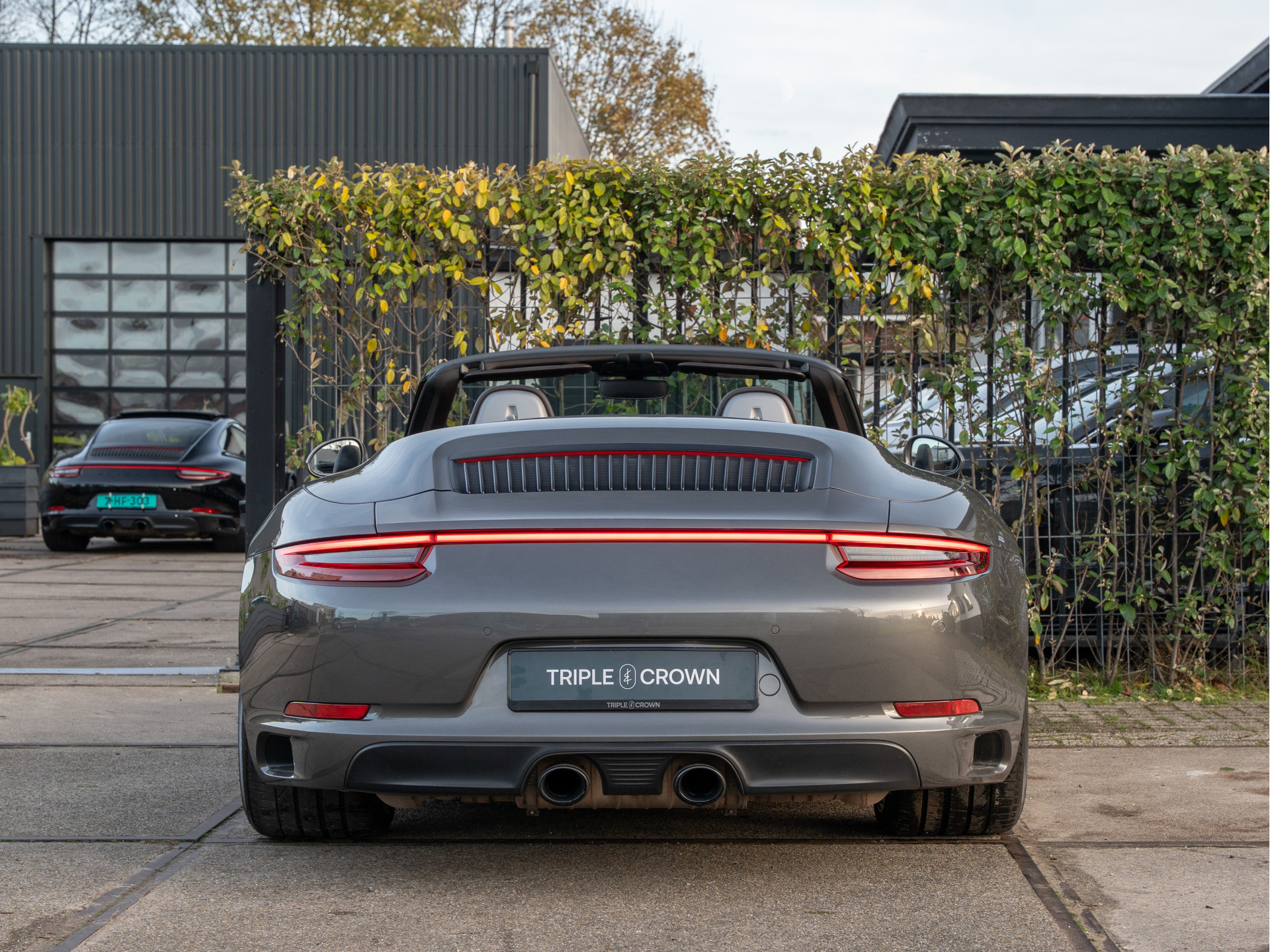 Porsche 911 Cabrio 3.0 Carrera 4 GTS | Agaatgrijs | Bose | Adaptieve Sport-Stoelen