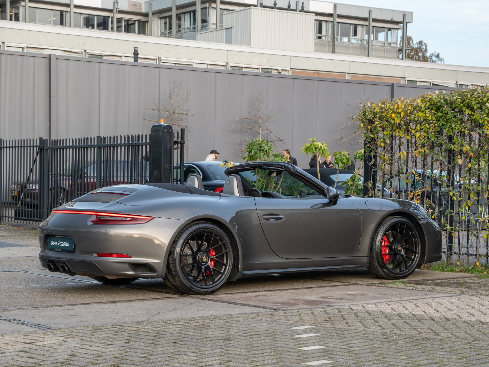 Porsche 911 Cabrio 3.0 Carrera 4 GTS | Agaatgrijs | Bose | Adaptieve Sport-Stoelen