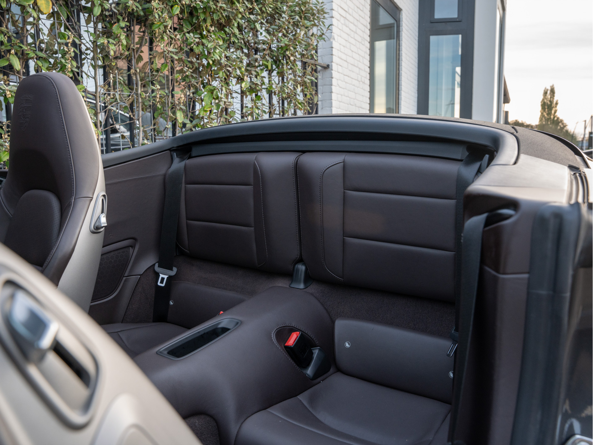 Porsche 911 Cabrio 3.0 Carrera 4 GTS | Agaatgrijs | Bose | Adaptieve Sport-Stoelen