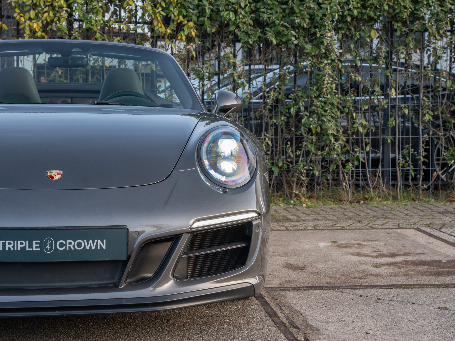 Porsche 911 Cabrio 3.0 Carrera 4 GTS | Agaatgrijs | Bose | Adaptieve Sport-Stoelen