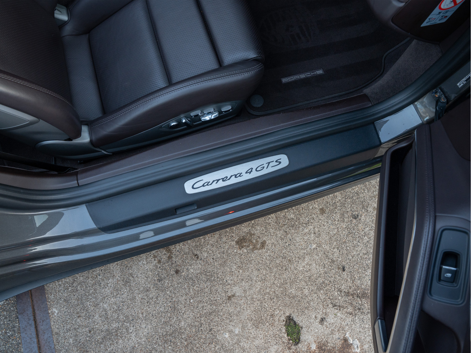 Porsche 911 Cabrio 3.0 Carrera 4 GTS | Agaatgrijs | Bose | Adaptieve Sport-Stoelen