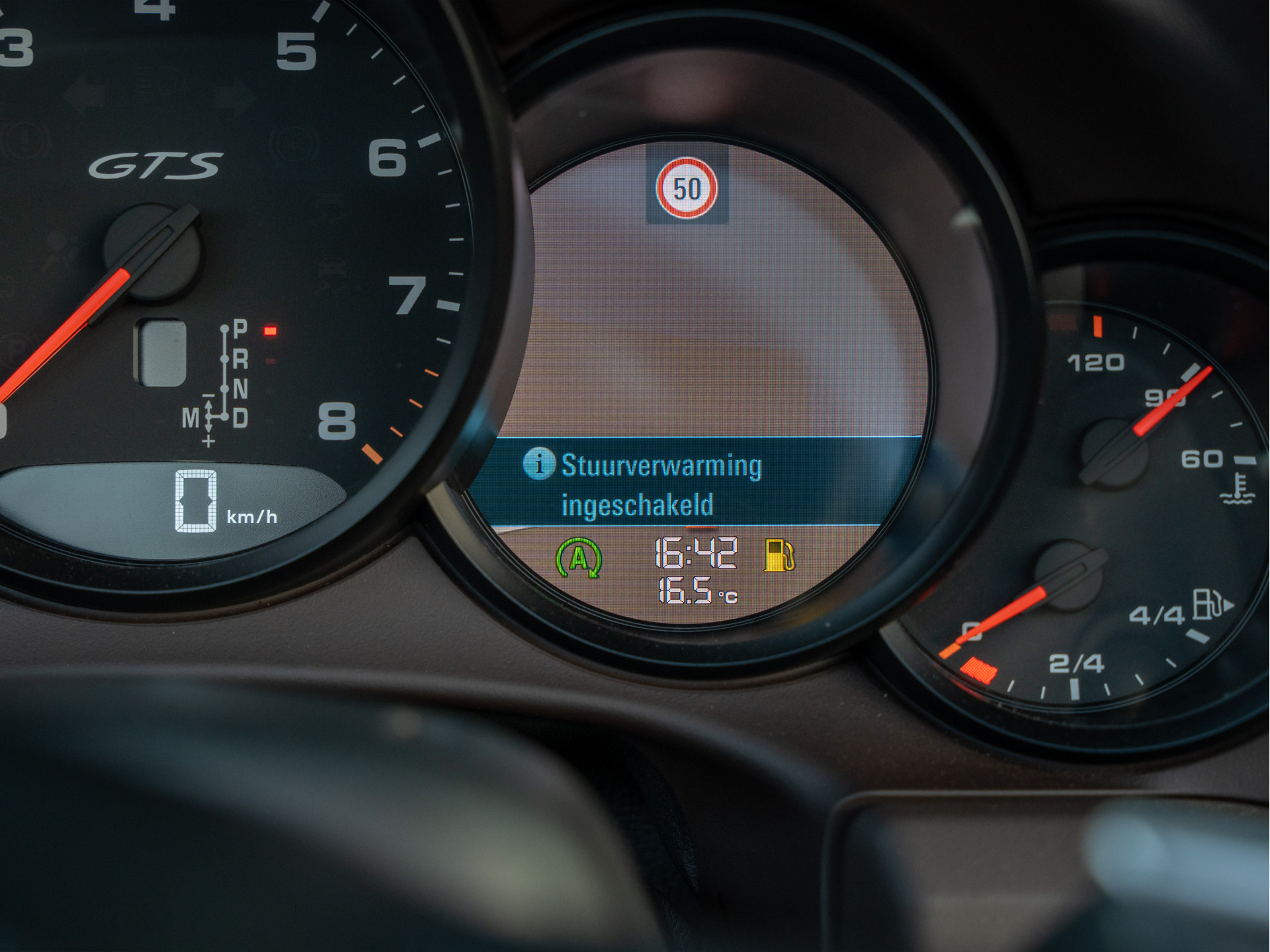 Porsche 911 Cabrio 3.0 Carrera 4 GTS | Agaatgrijs | Bose | Adaptieve Sport-Stoelen