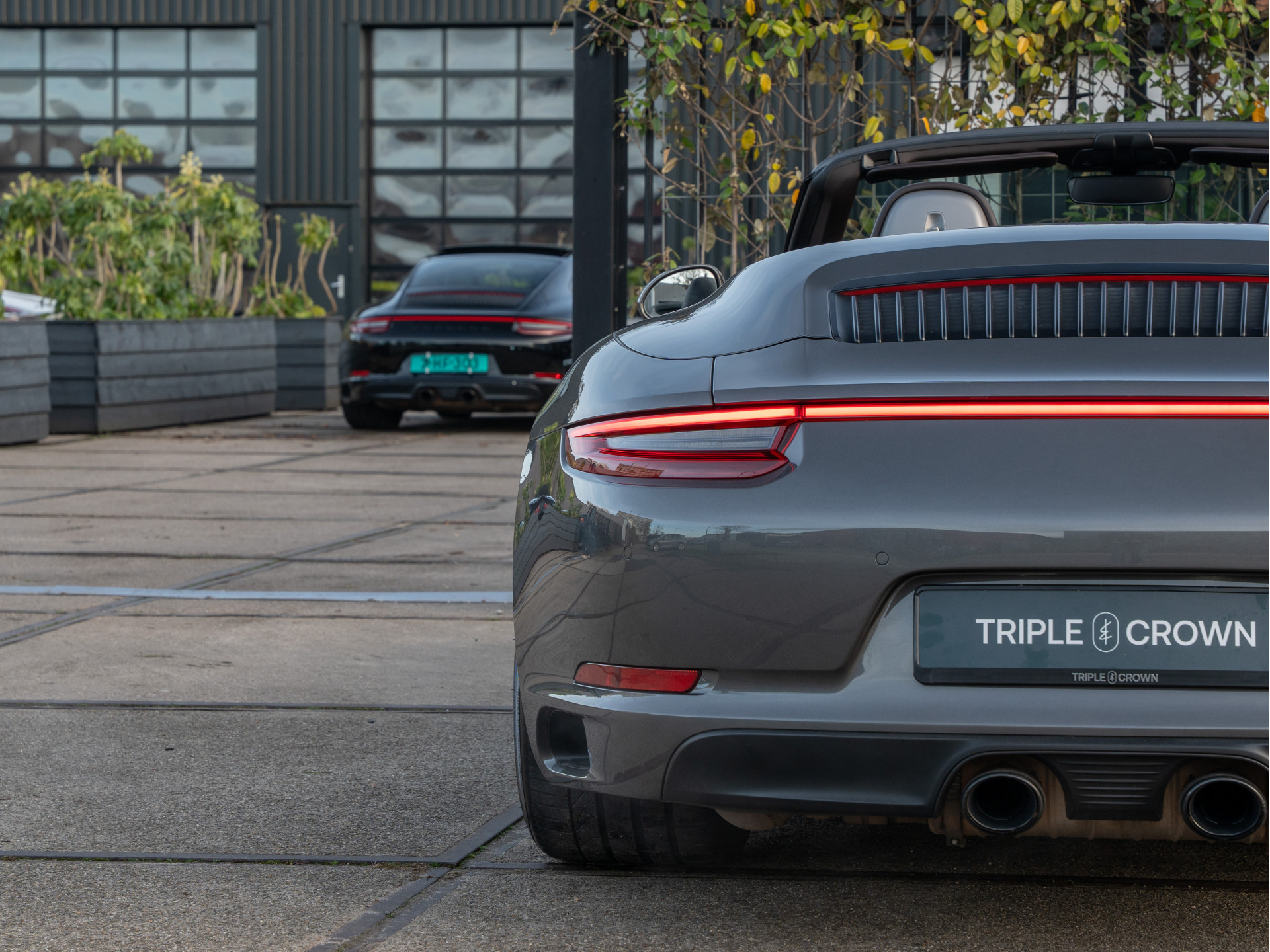 Porsche 911 Cabrio 3.0 Carrera 4 GTS | Agaatgrijs | Bose | Adaptieve Sport-Stoelen