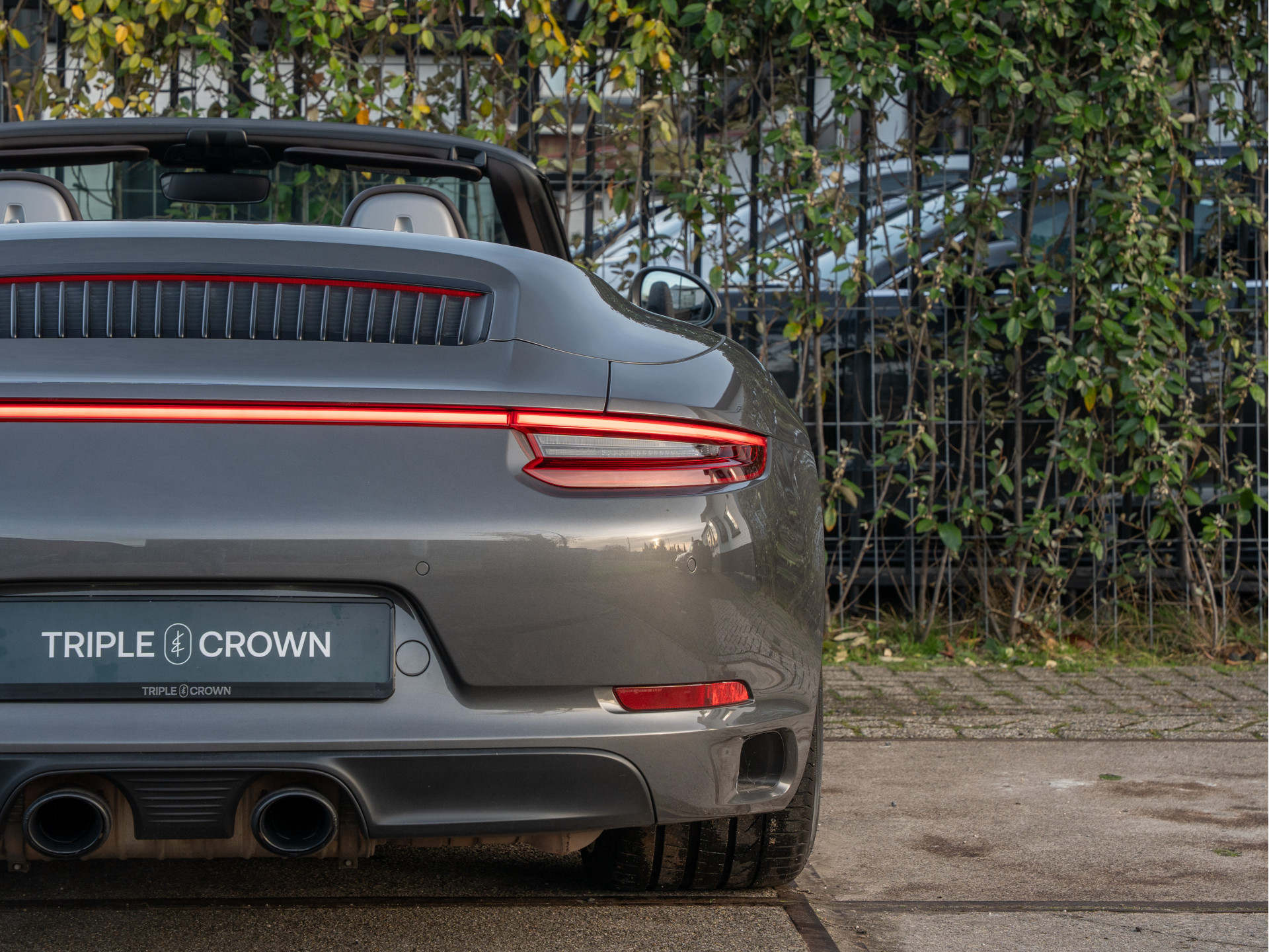 Porsche 911 Cabrio 3.0 Carrera 4 GTS | Agaatgrijs | Bose | Adaptieve Sport-Stoelen