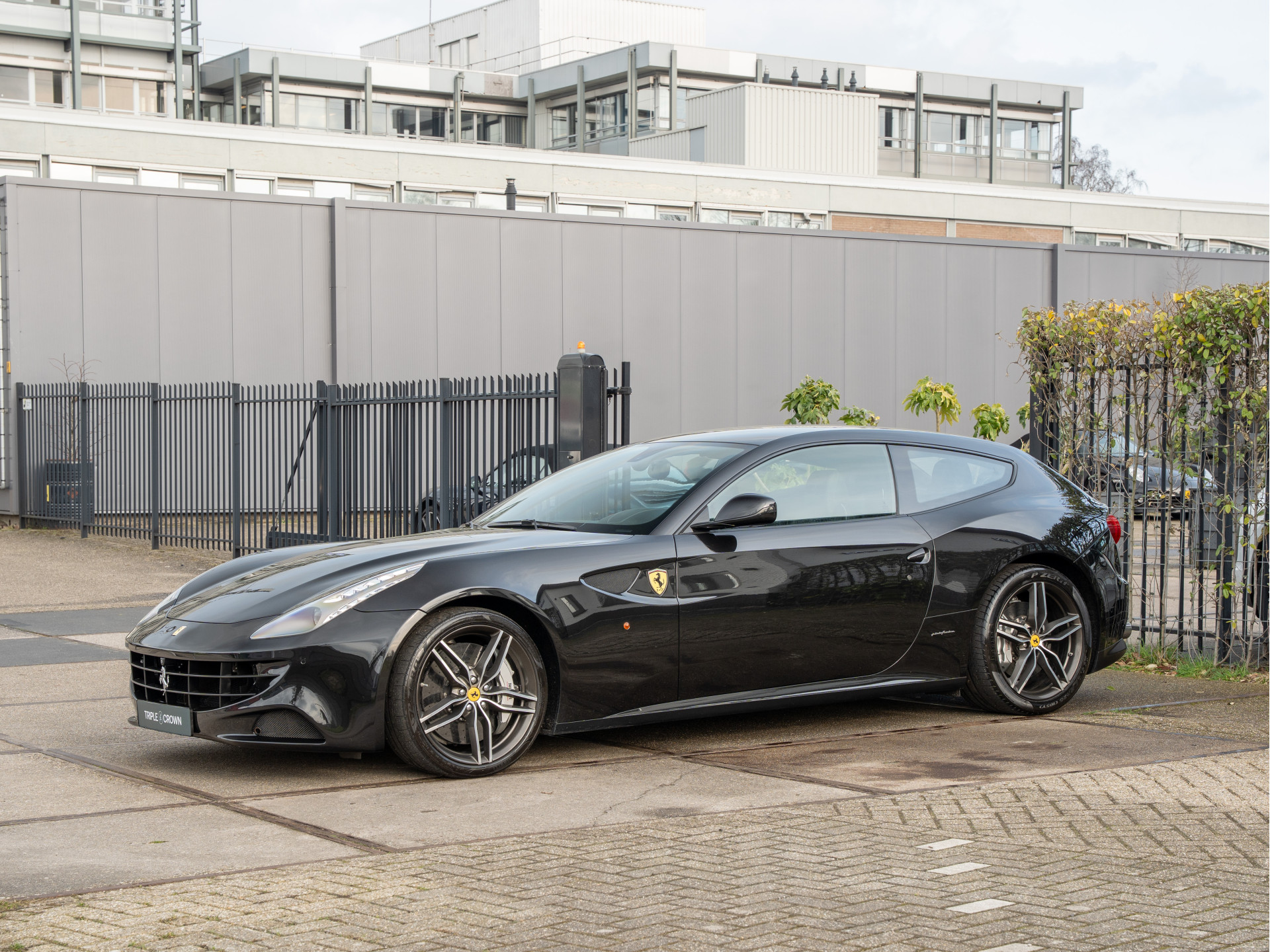 Ferrari FF 6.3 V12 HELE