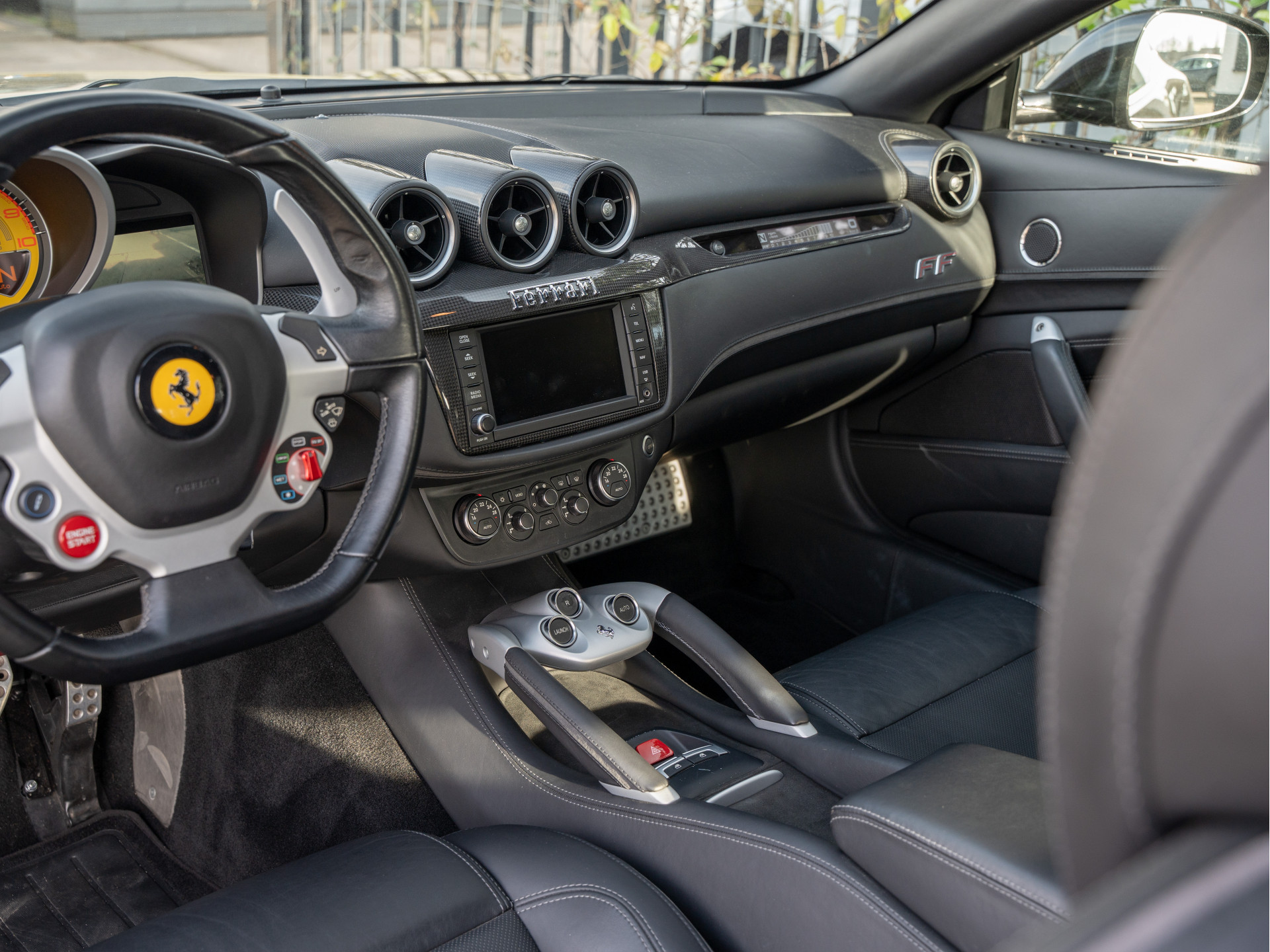 Ferrari FF 6.3 V12 HELE