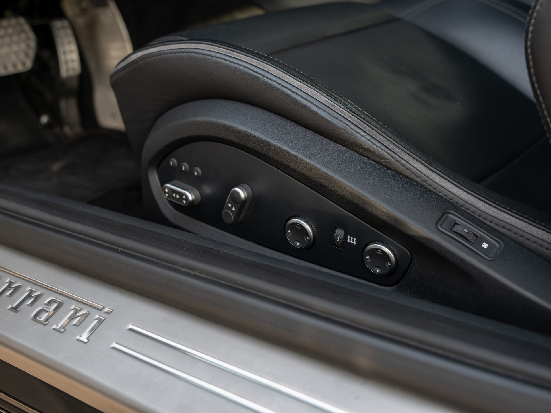 Ferrari FF 6.3 V12 HELE