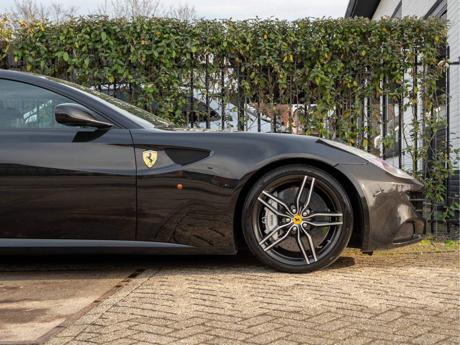 Ferrari FF 6.3 V12 HELE