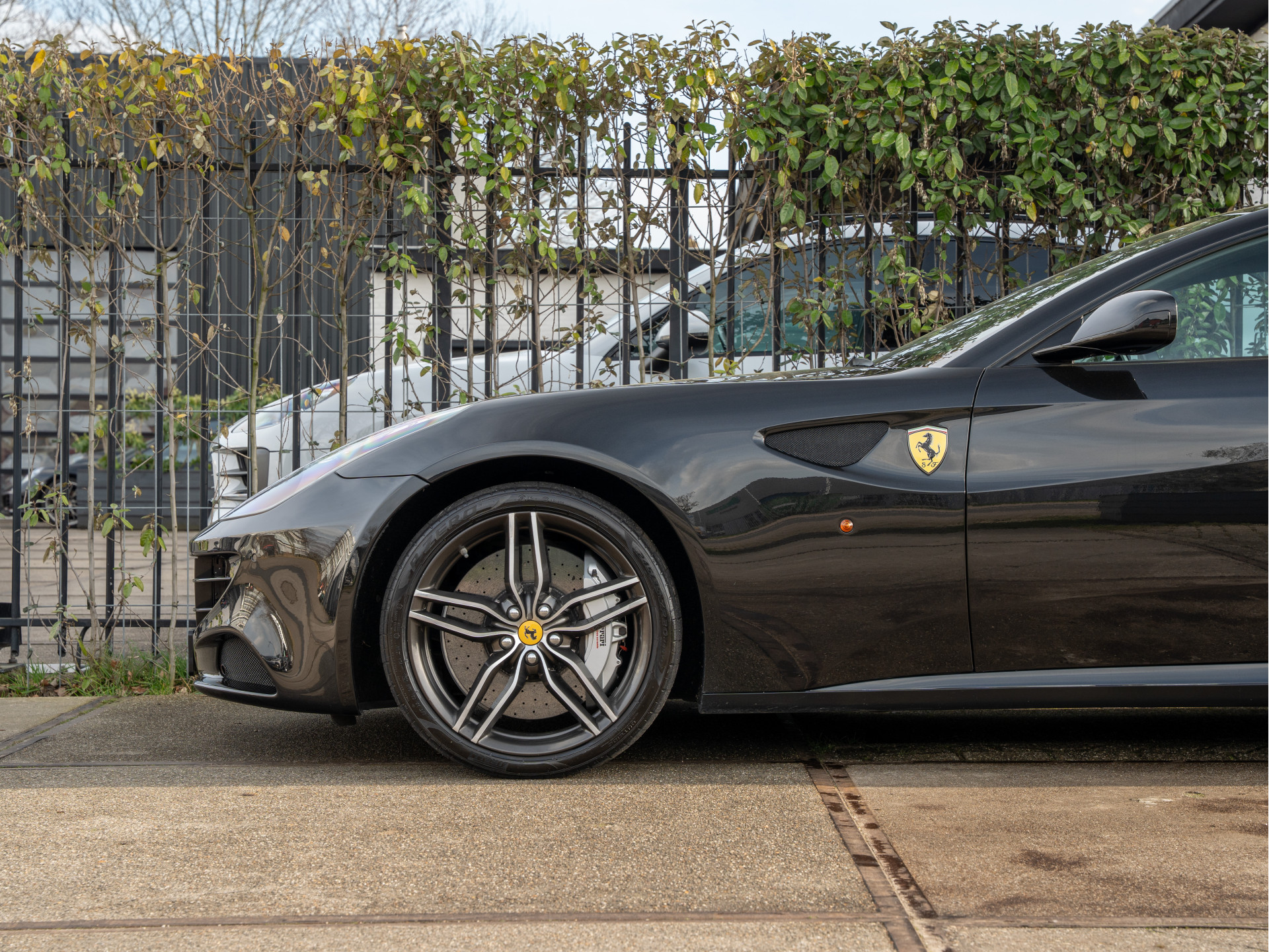Ferrari FF 6.3 V12 HELE