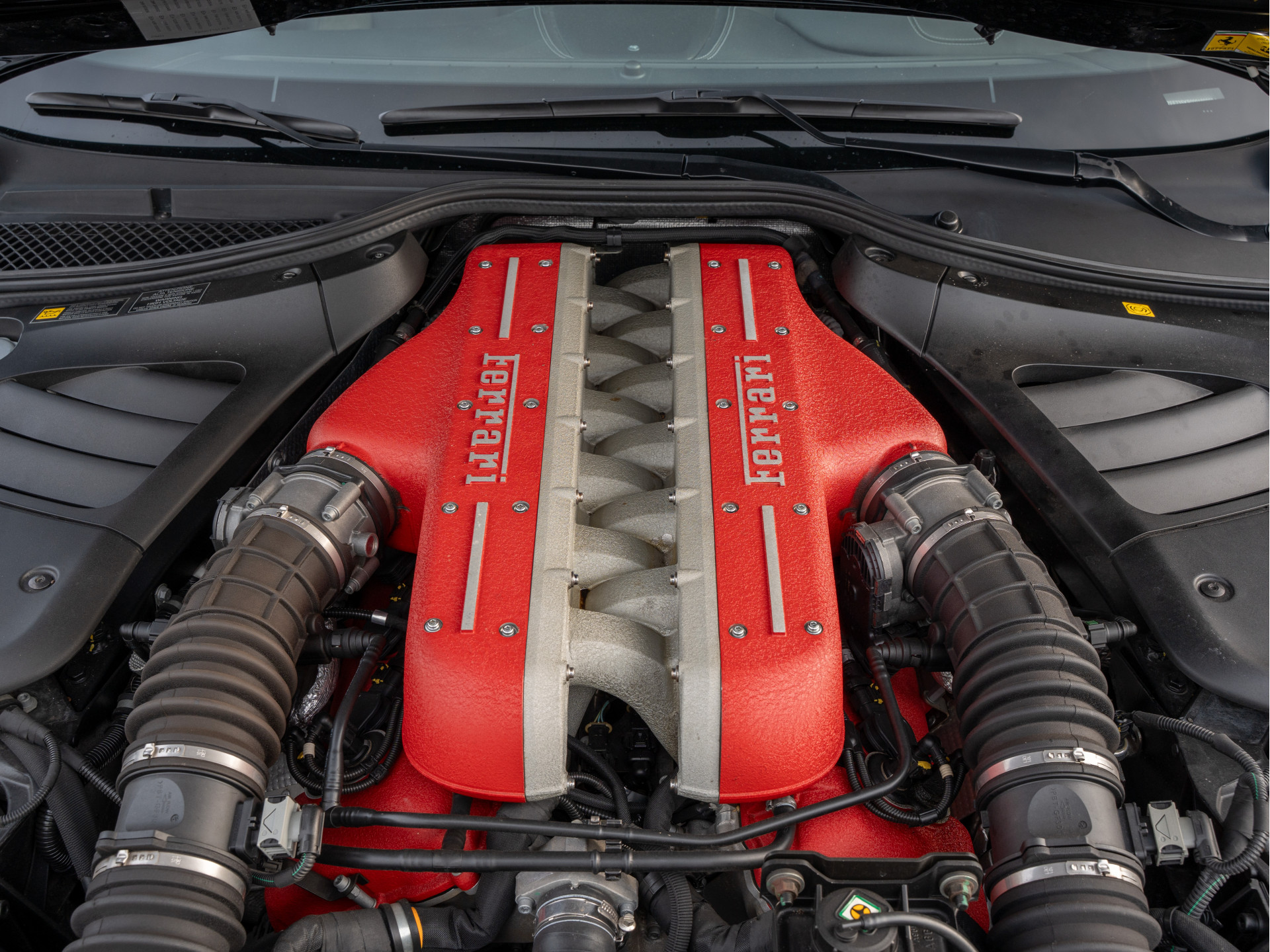 Ferrari FF 6.3 V12 HELE